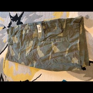 Camouflage Plugg cargo shorts
